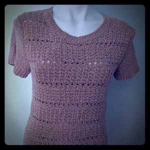 Short-sleeve sweater top